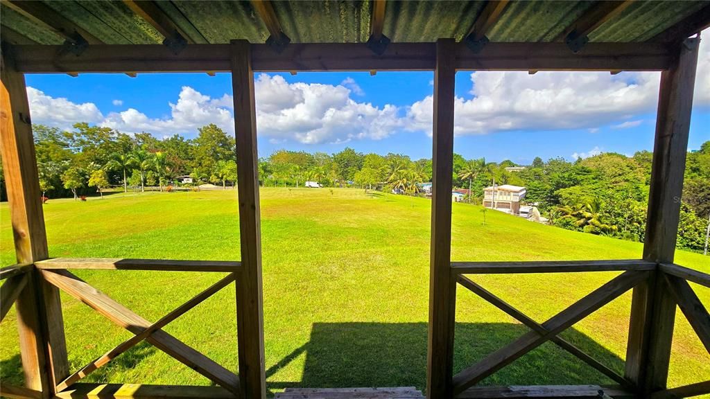 待售: $375,000 (2.91 acres)