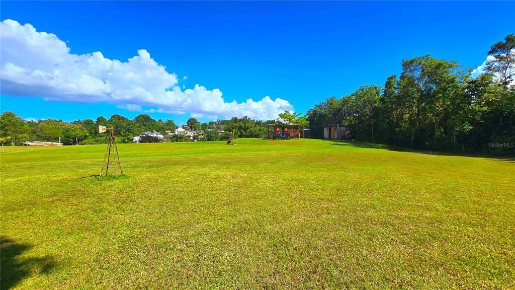 待售: $375,000 (2.91 acres)