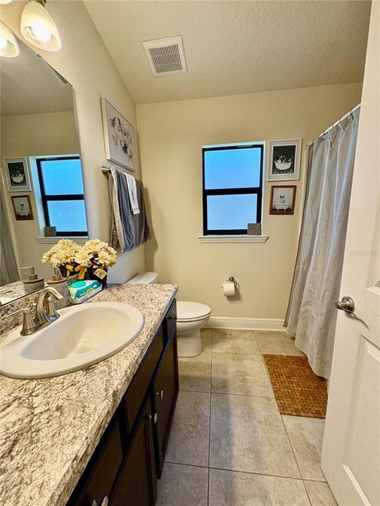 En Renta: $2,200 (3 camas, 2 baños, 1718 Pies cuadrados)