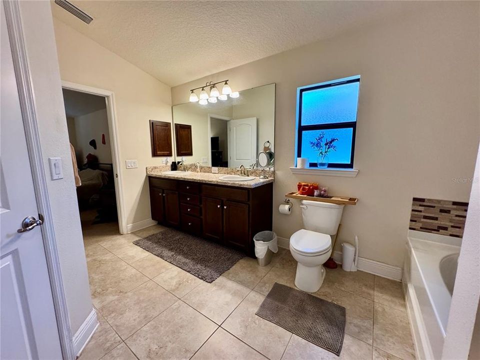 En Renta: $2,200 (3 camas, 2 baños, 1718 Pies cuadrados)