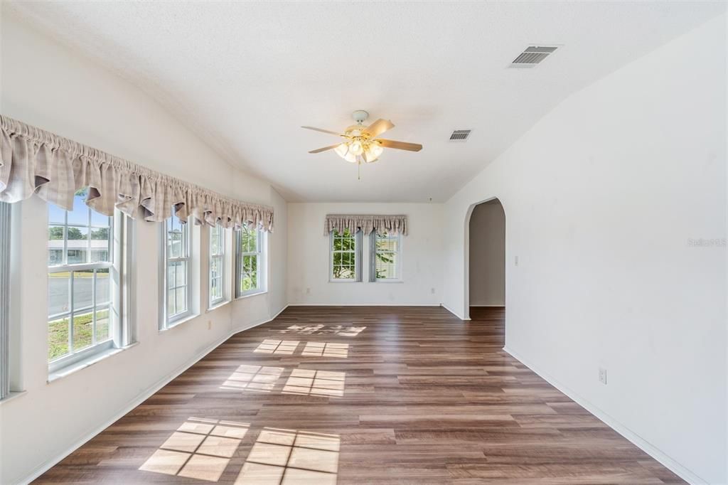 En Venta: $250,000 (2 camas, 2 baños, 1498 Pies cuadrados)