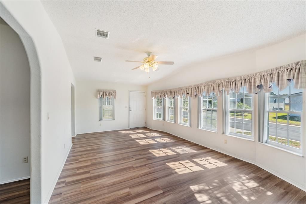 En Venta: $250,000 (2 camas, 2 baños, 1498 Pies cuadrados)