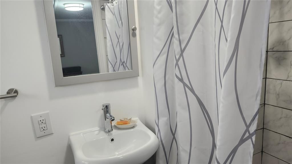 待售: $82,500 (1 贝兹, 1 浴室, 468 平方英尺)