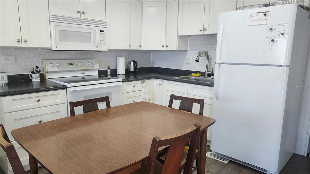 待售: $82,500 (1 贝兹, 1 浴室, 468 平方英尺)