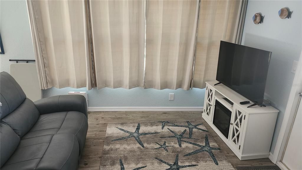 待售: $82,500 (1 贝兹, 1 浴室, 468 平方英尺)