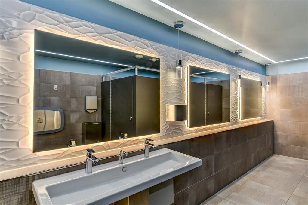 待售: $82,500 (1 贝兹, 1 浴室, 468 平方英尺)