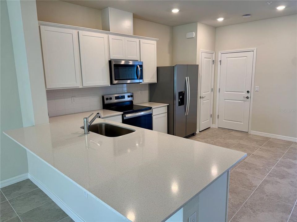 出租: $2,295 (3 贝兹, 2 浴室, 1699 平方英尺)