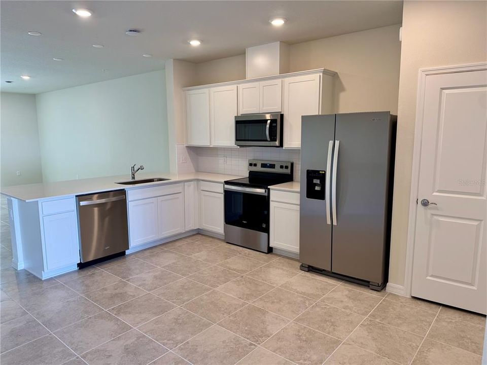 出租: $2,295 (3 贝兹, 2 浴室, 1699 平方英尺)