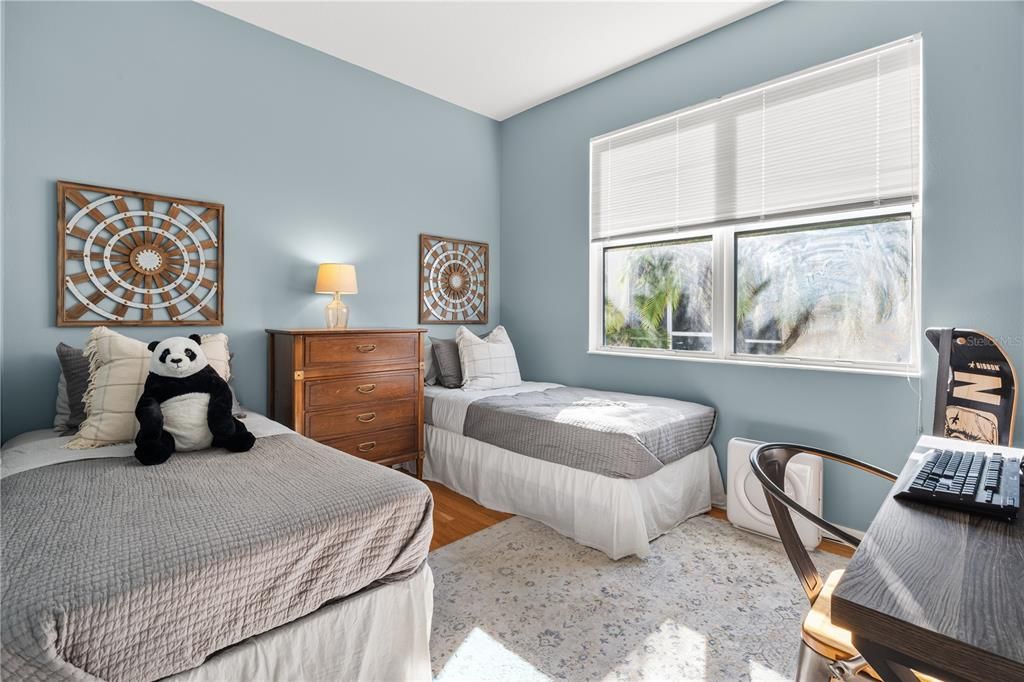 На продажу: $344,900 (2 спален, 2 ванн, 1666 Квадратных фут)