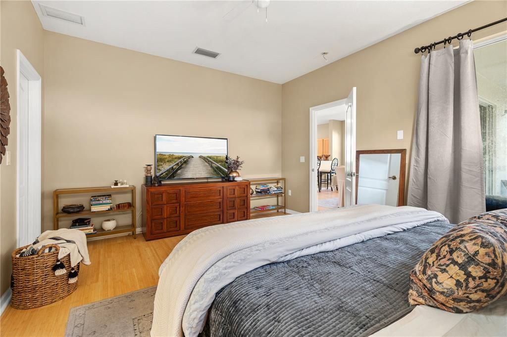 На продажу: $344,900 (2 спален, 2 ванн, 1666 Квадратных фут)