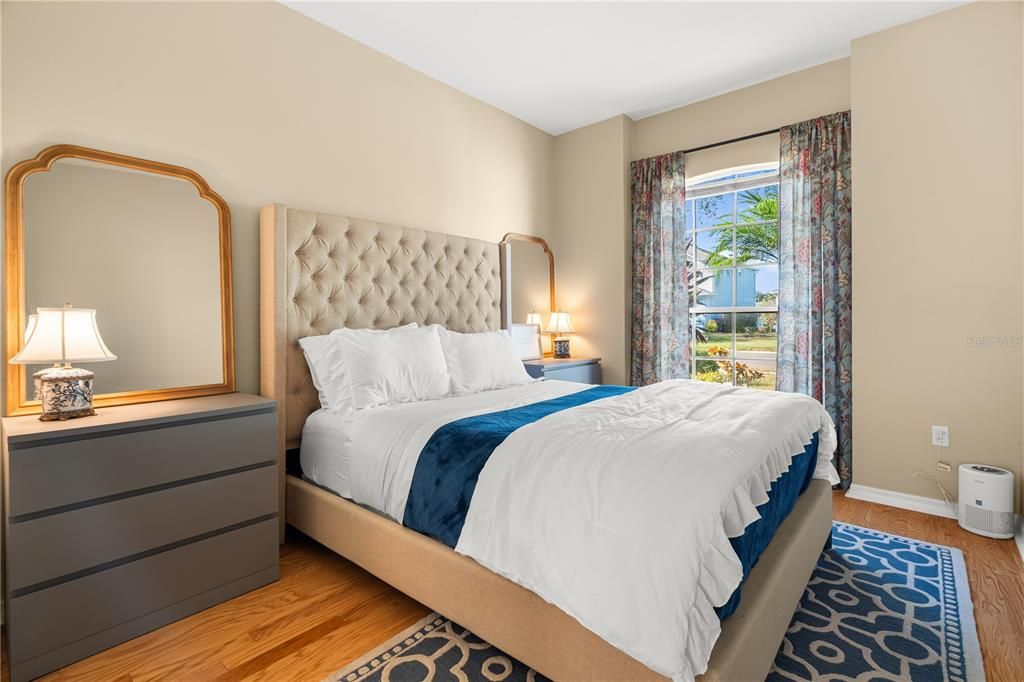 На продажу: $344,900 (2 спален, 2 ванн, 1666 Квадратных фут)