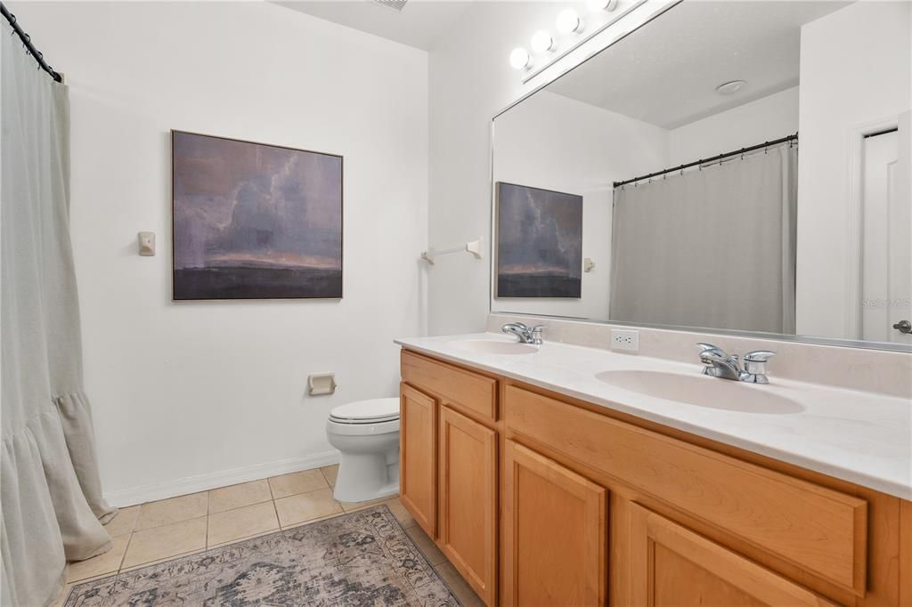 На продажу: $344,900 (2 спален, 2 ванн, 1666 Квадратных фут)