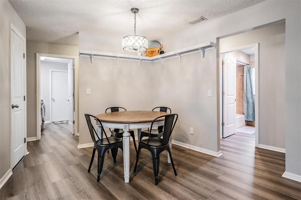 Active With Contract: $599,000 (5 beds, 3 baths, 2888 Square Feet)