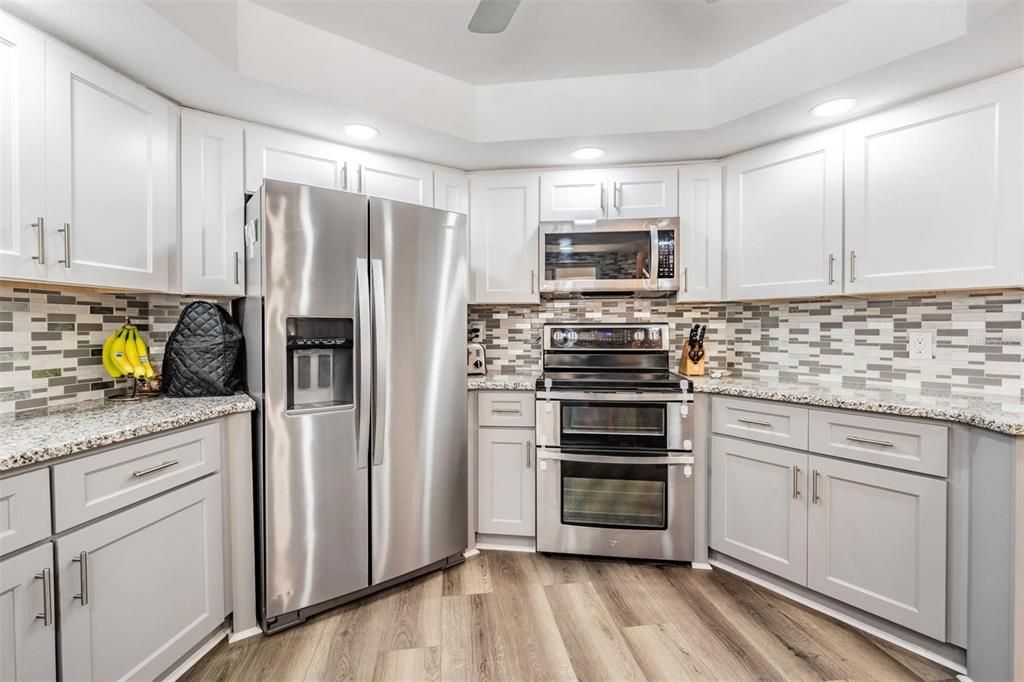 Active With Contract: $599,000 (5 beds, 3 baths, 2888 Square Feet)