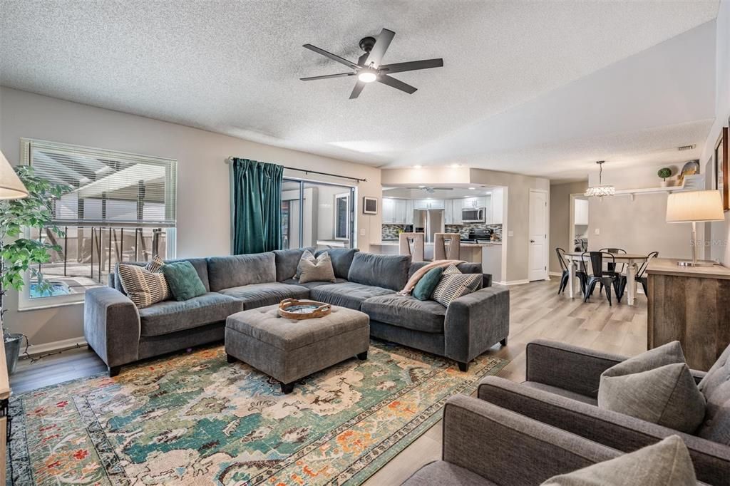 Active With Contract: $599,000 (5 beds, 3 baths, 2888 Square Feet)