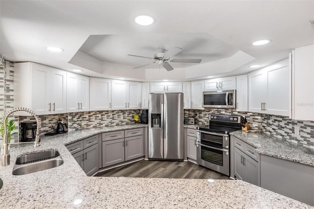 Active With Contract: $599,000 (5 beds, 3 baths, 2888 Square Feet)
