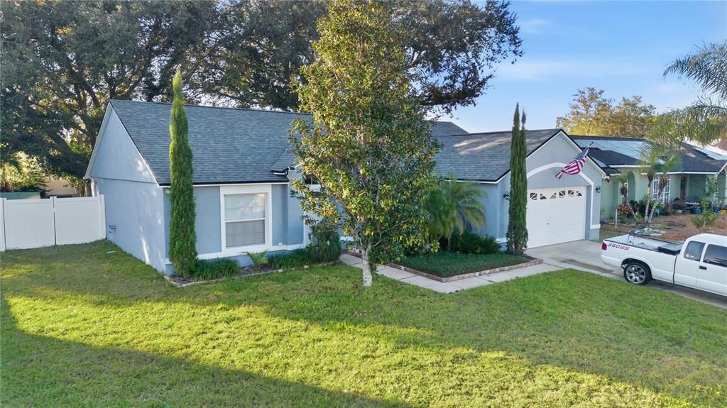 Active With Contract: $315,000 (3 beds, 2 baths, 1467 Square Feet)