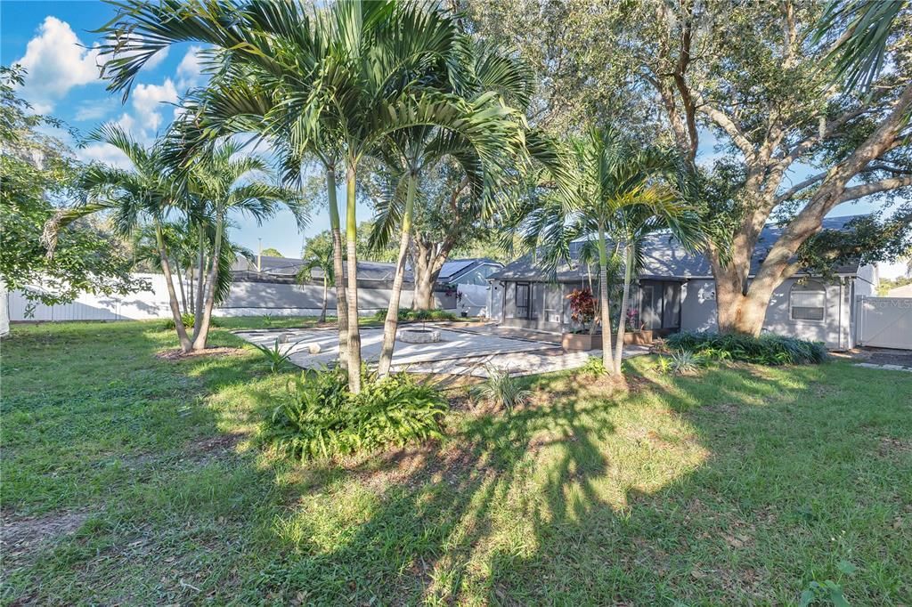 Active With Contract: $315,000 (3 beds, 2 baths, 1467 Square Feet)