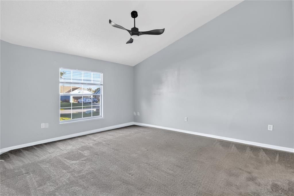 Active With Contract: $315,000 (3 beds, 2 baths, 1467 Square Feet)