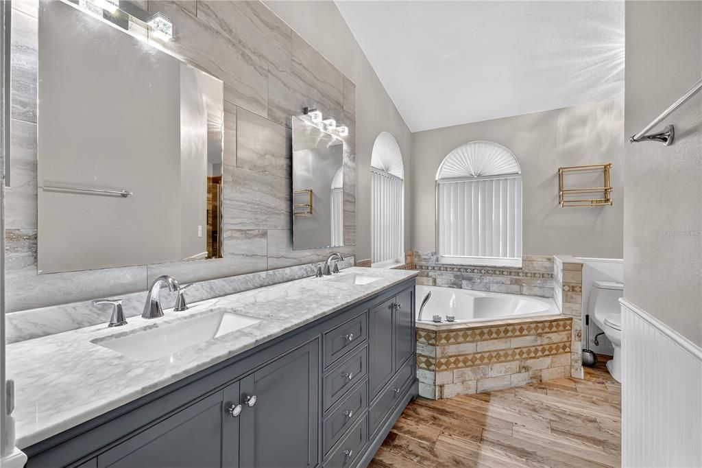 Active With Contract: $315,000 (3 beds, 2 baths, 1467 Square Feet)