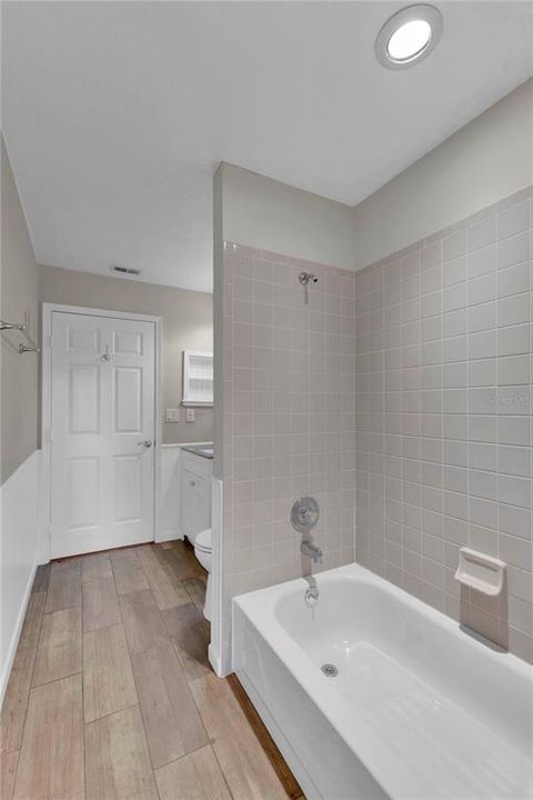 Active With Contract: $315,000 (3 beds, 2 baths, 1467 Square Feet)