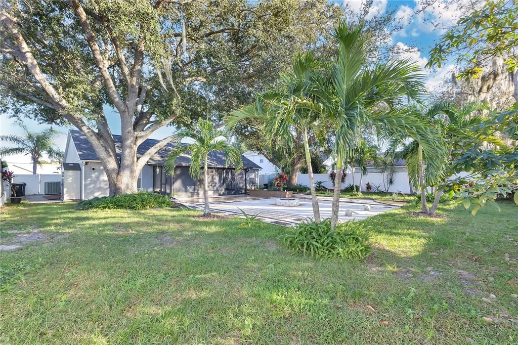 Active With Contract: $315,000 (3 beds, 2 baths, 1467 Square Feet)