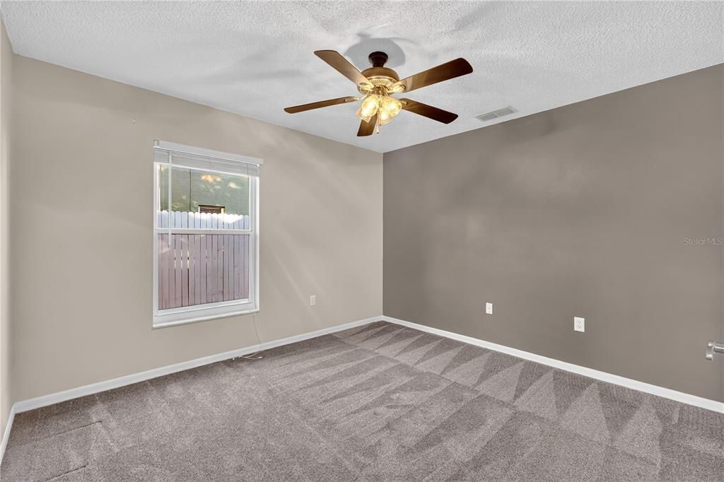 Active With Contract: $315,000 (3 beds, 2 baths, 1467 Square Feet)