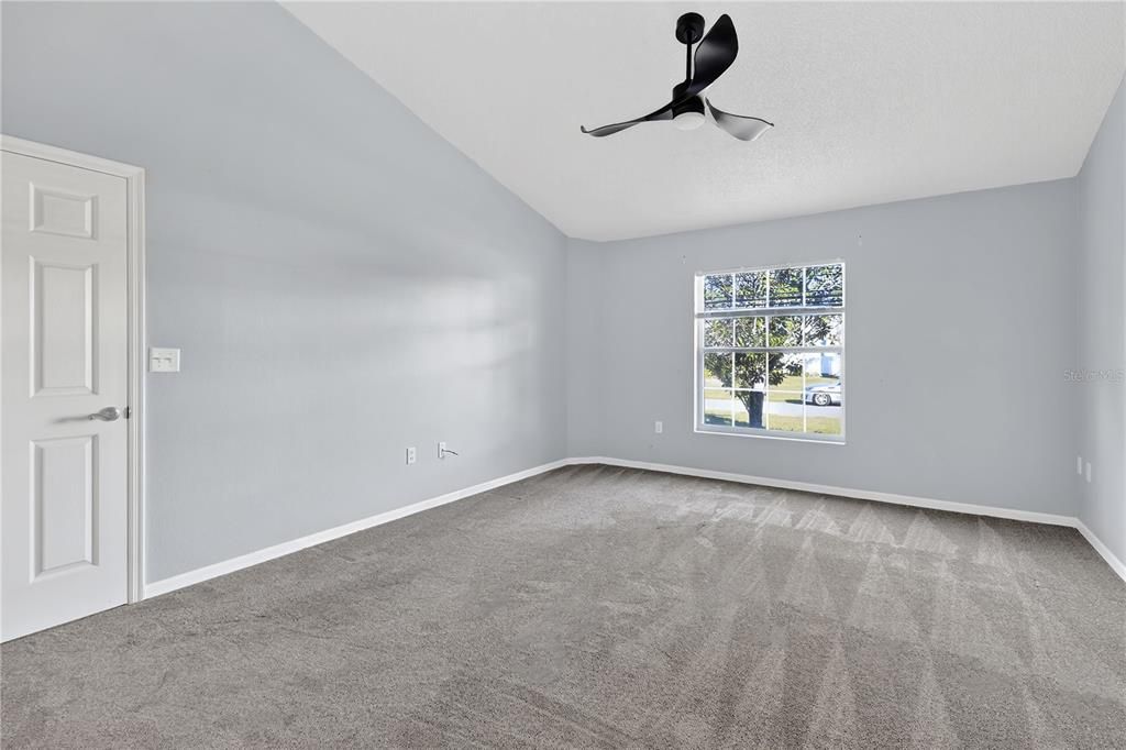 Active With Contract: $315,000 (3 beds, 2 baths, 1467 Square Feet)