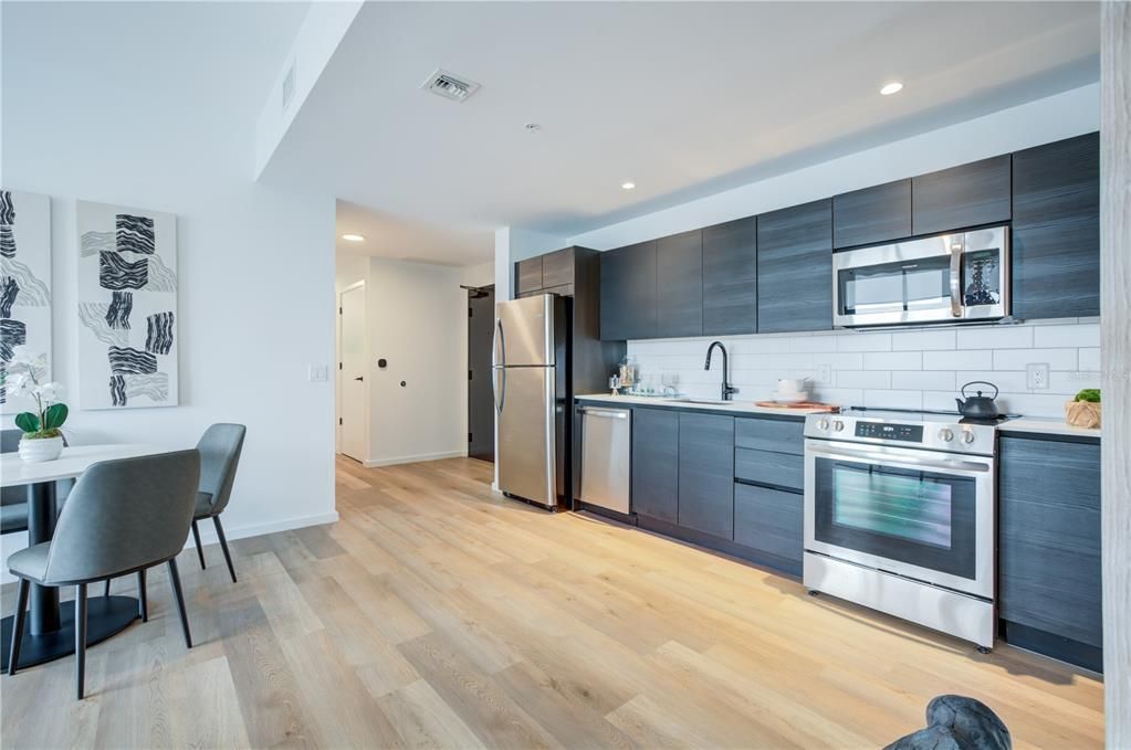 For Rent: $2,520 (1 beds, 1 baths, 518 Square Feet)