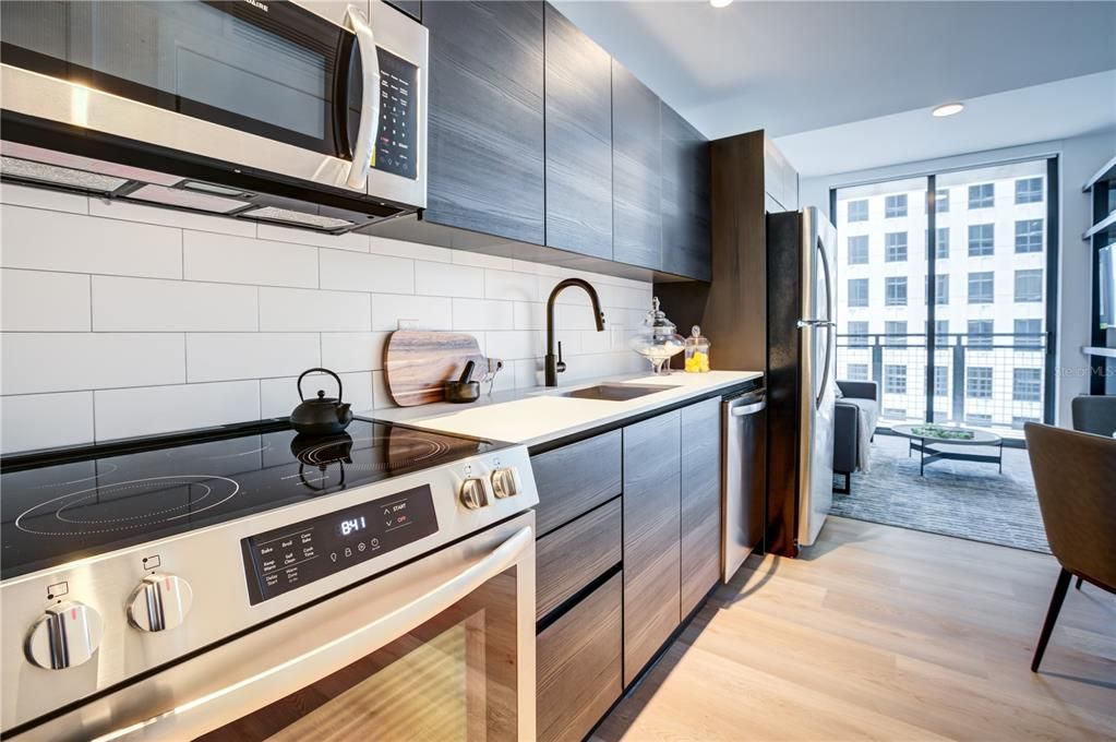 For Rent: $2,520 (1 beds, 1 baths, 518 Square Feet)