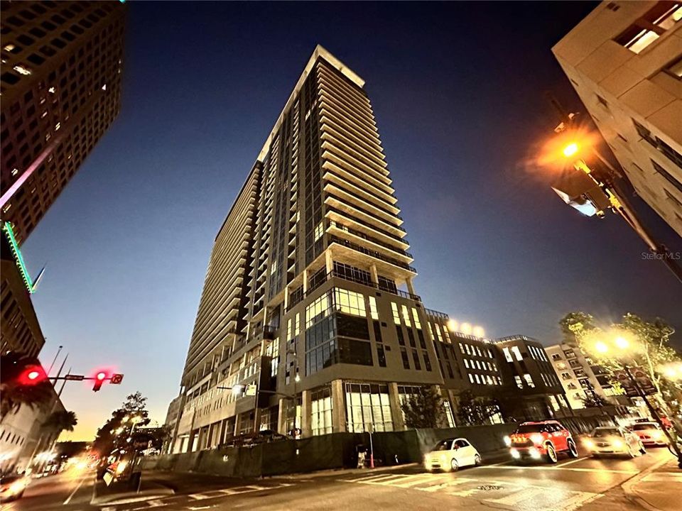 For Rent: $2,520 (1 beds, 1 baths, 518 Square Feet)