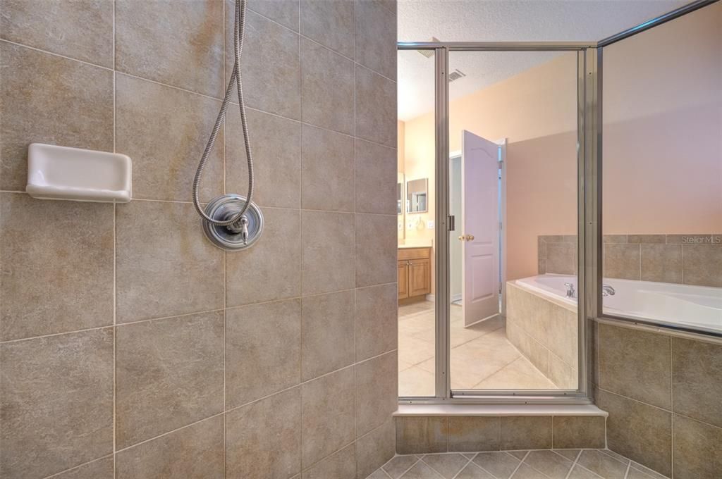 For Sale: $450,000 (4 beds, 3 baths, 2361 Square Feet)