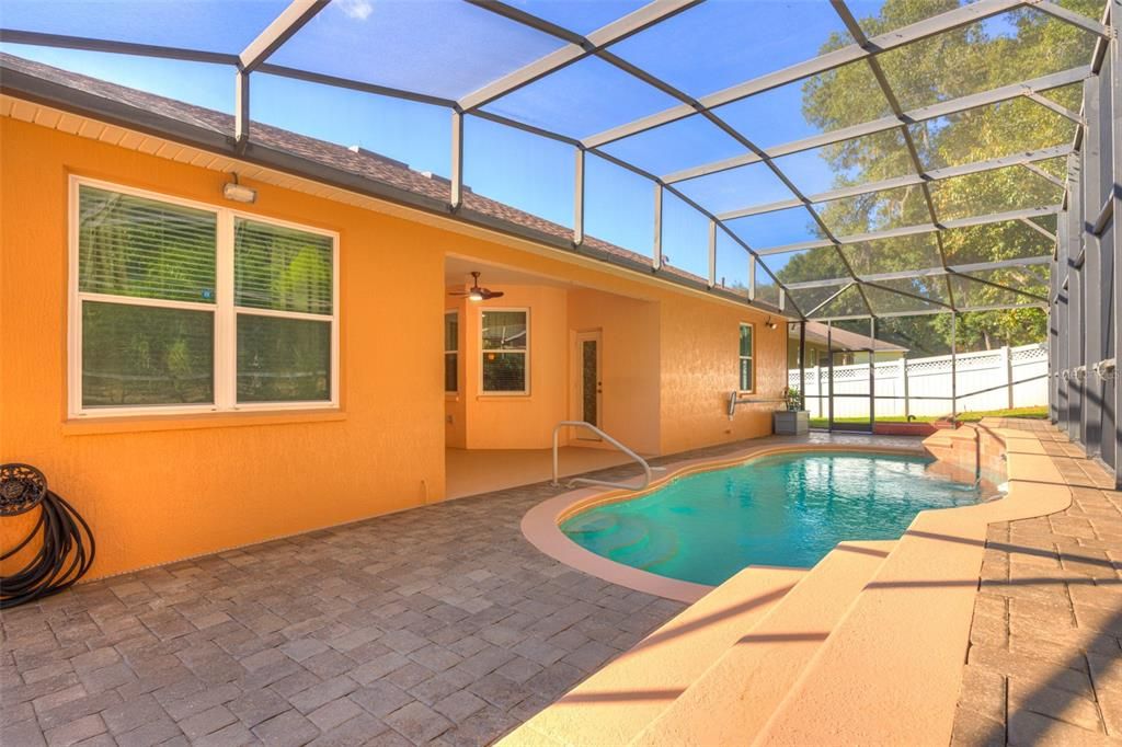 For Sale: $450,000 (4 beds, 3 baths, 2361 Square Feet)