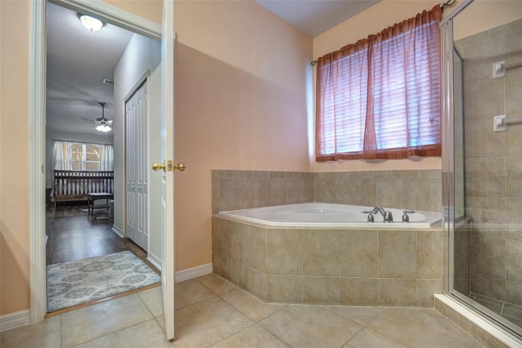 For Sale: $450,000 (4 beds, 3 baths, 2361 Square Feet)