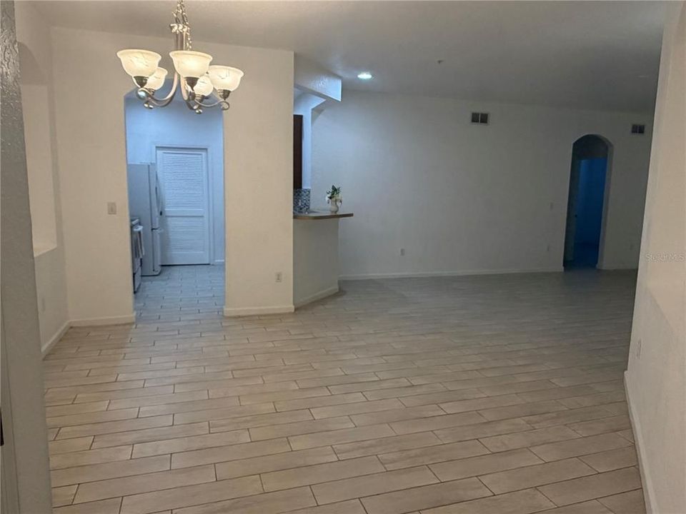 For Rent: $1,900 (3 beds, 2 baths, 1433 Square Feet)