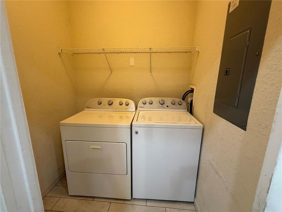 For Rent: $1,900 (3 beds, 2 baths, 1433 Square Feet)