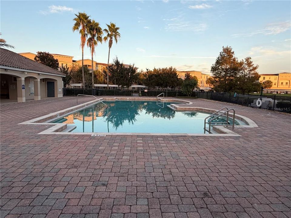 For Rent: $1,900 (3 beds, 2 baths, 1433 Square Feet)