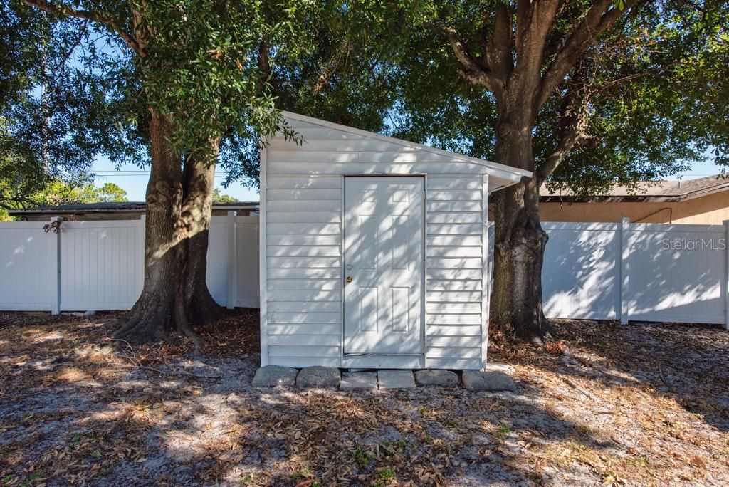 En Venta: $385,000 (4 camas, 2 baños, 1073 Pies cuadrados)