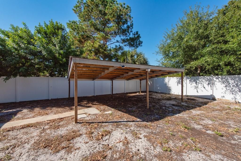 En Venta: $385,000 (4 camas, 2 baños, 1073 Pies cuadrados)