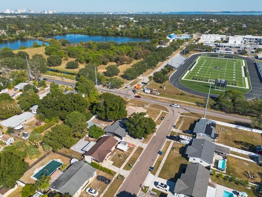 En Venta: $385,000 (4 camas, 2 baños, 1073 Pies cuadrados)