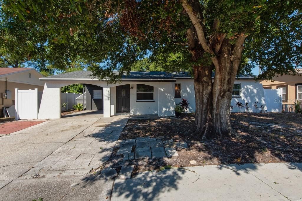 En Venta: $385,000 (4 camas, 2 baños, 1073 Pies cuadrados)