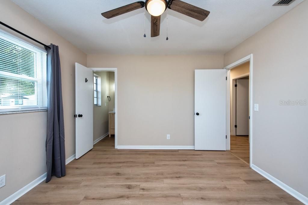 En Venta: $385,000 (4 camas, 2 baños, 1073 Pies cuadrados)