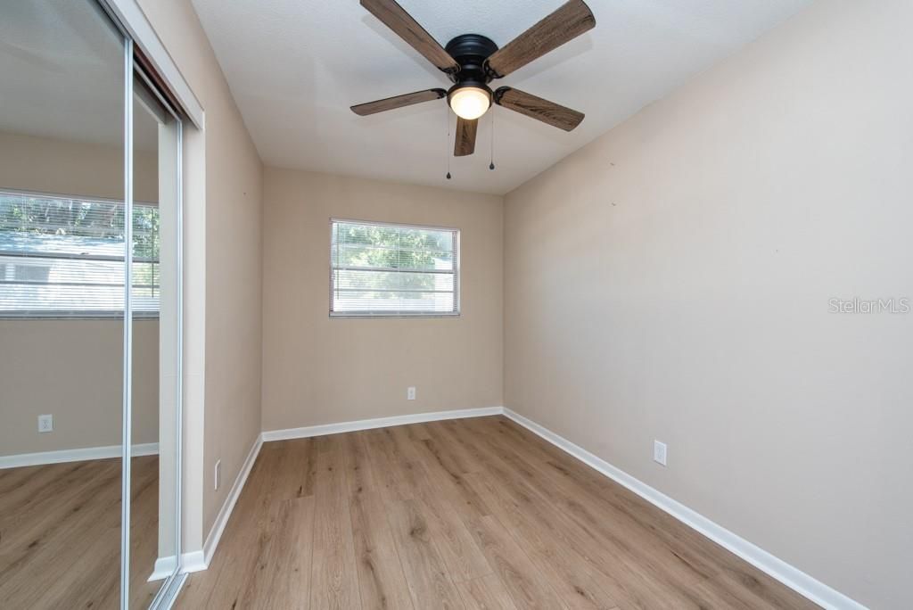 En Venta: $385,000 (4 camas, 2 baños, 1073 Pies cuadrados)