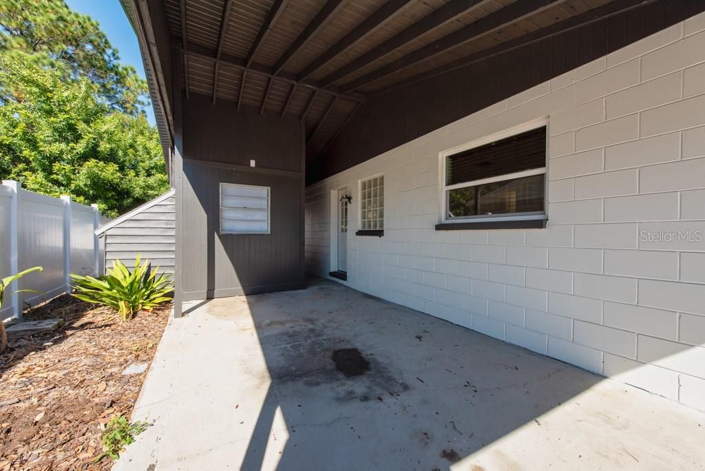 En Venta: $385,000 (4 camas, 2 baños, 1073 Pies cuadrados)