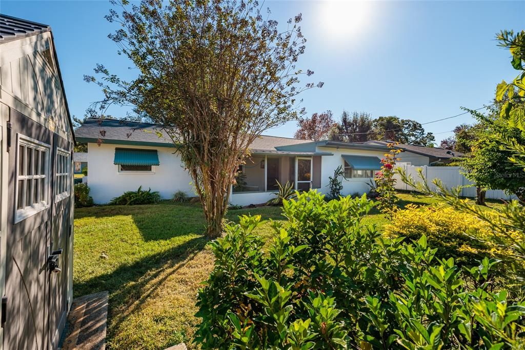 Active With Contract: $399,000 (3 beds, 2 baths, 1274 Square Feet)