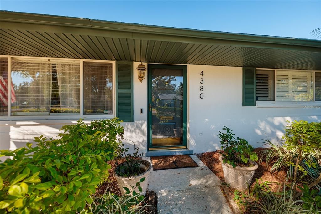 Active With Contract: $399,000 (3 beds, 2 baths, 1274 Square Feet)