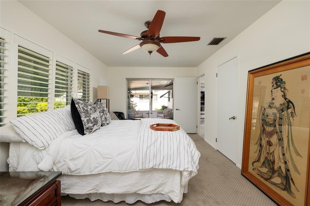 Active With Contract: $399,000 (3 beds, 2 baths, 1274 Square Feet)