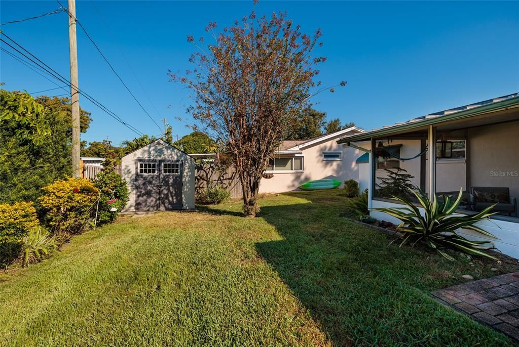 Active With Contract: $399,000 (3 beds, 2 baths, 1274 Square Feet)