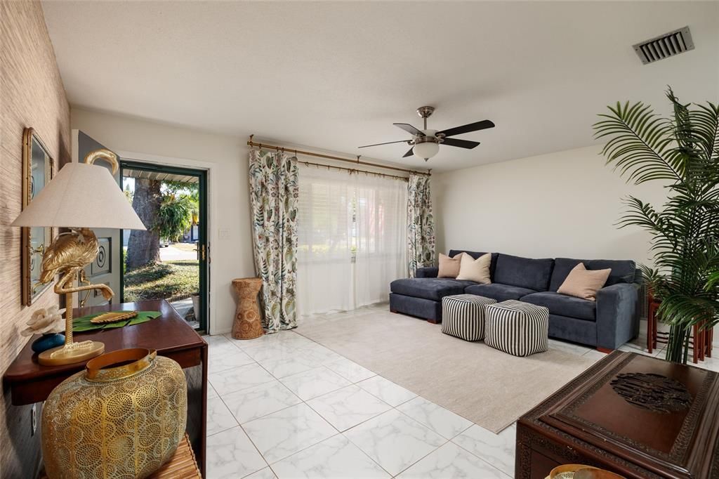 Active With Contract: $399,000 (3 beds, 2 baths, 1274 Square Feet)