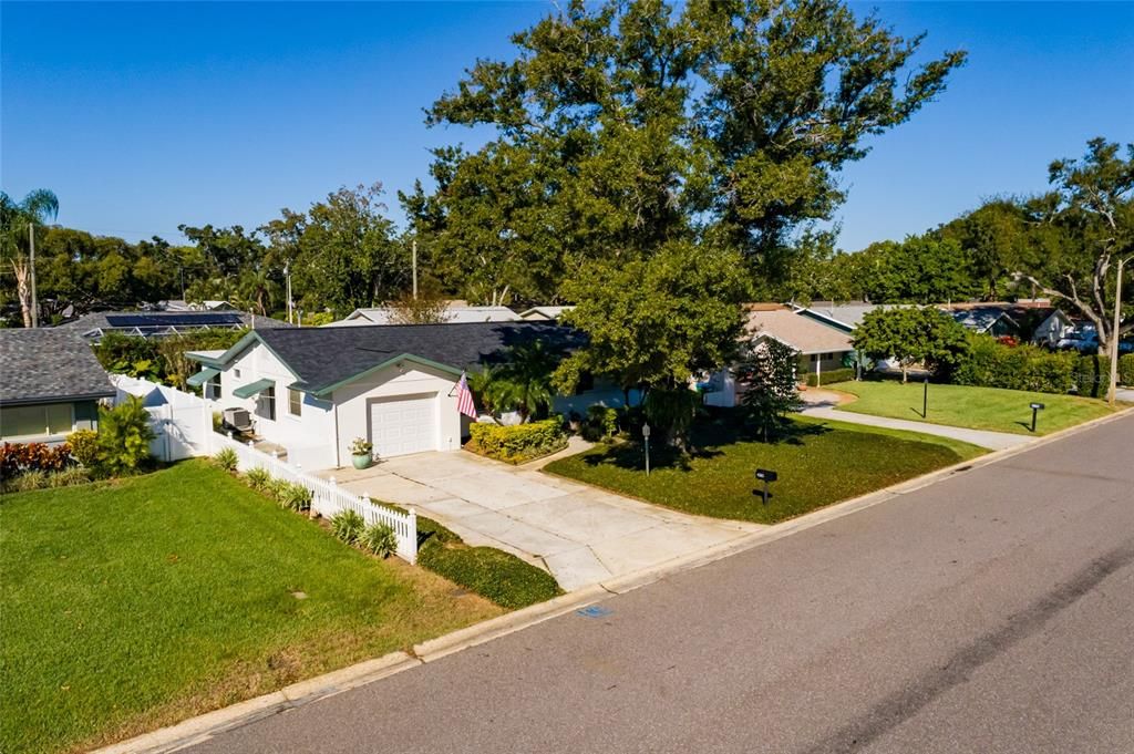 Active With Contract: $399,000 (3 beds, 2 baths, 1274 Square Feet)